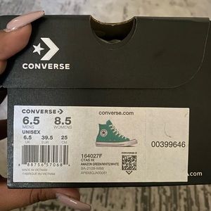 NWT Green high top Converse